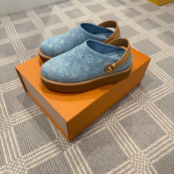 Louis Vuitton Aspen Platform Clogs with  Strap 38 - Picture 12 of 16